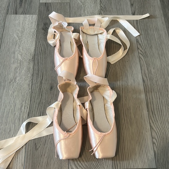 Suffolk Stellar Pink Standard 6x Pointe Shoe - Picture 5 of 6
